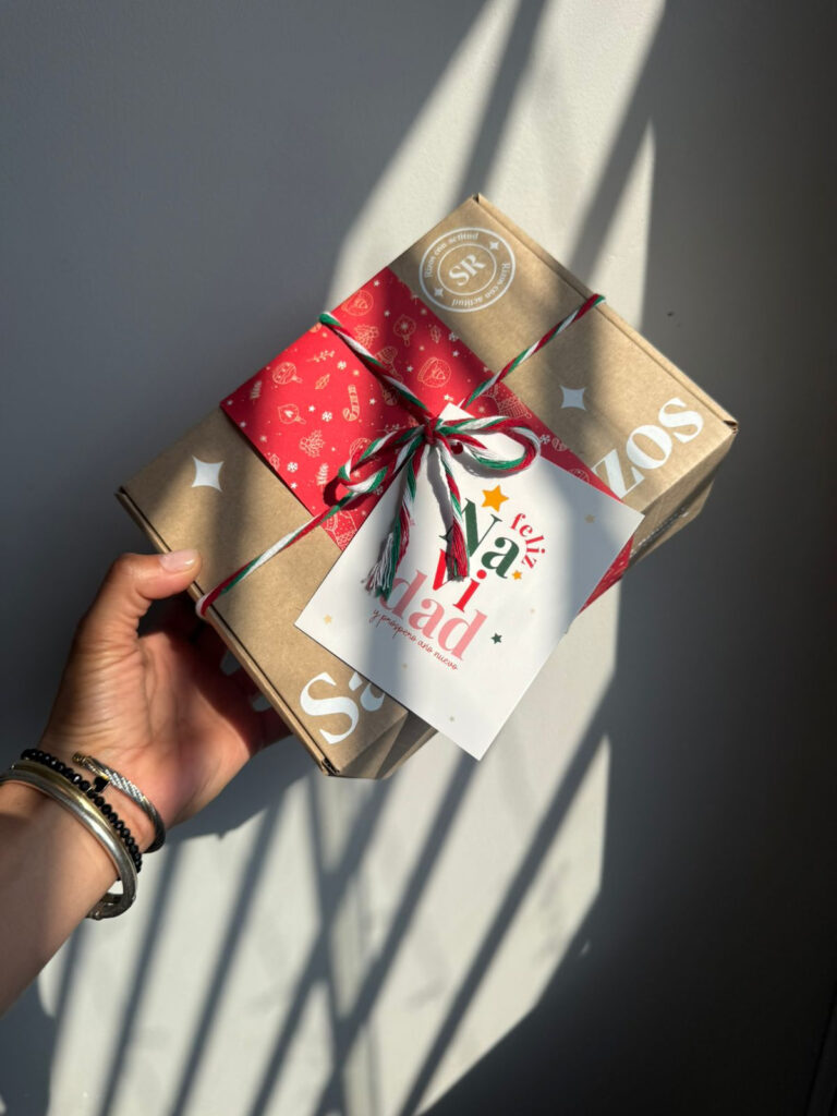 Caja Navideña 2025 número 2