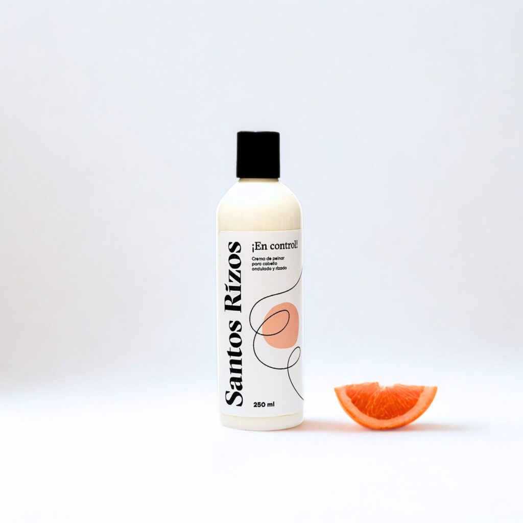 Crema de Peinar: Hidrata, define y estiliza ondas y rizos