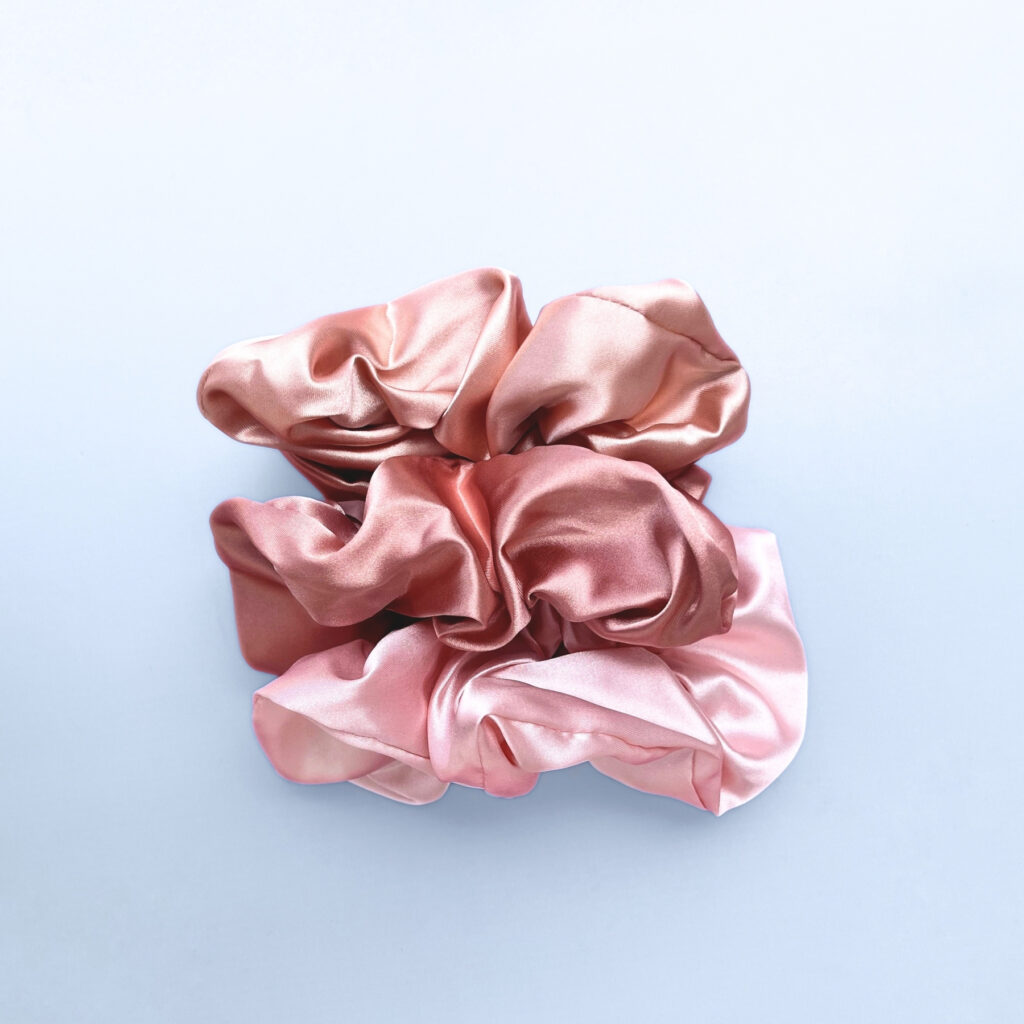 Scrunchies de Satín (Pack x3) – Tamaño Grande Anti-Frizz y Anti-Quiebre